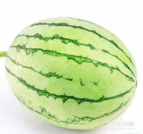 婷儿户外吃瓜,瓜果飘香，共享夏日清凉