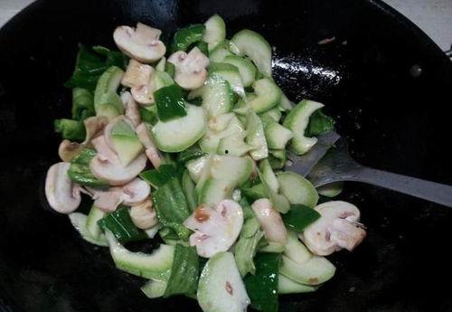 白瓜的皮可以吃吗,可食用还是弃之如敝履？